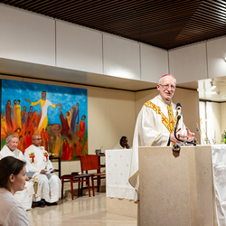 Weihe Altarbild AKH / Erzdiözese Wien/ Schönlaub, Stephan Schönlaub
