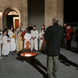 Osternachtsfeier mit Weihbischof Turnovszky