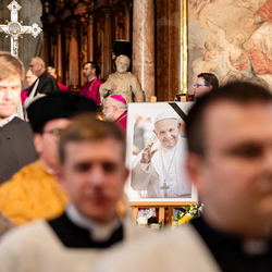 Stephansdom: Österreich nahm Abschied von Papst Franziskus / Erzdiözese Wien/ Schönlaub, Stephan Schönlaub Stephansdom: Österreich nahm Abschied von Papst Franziskus